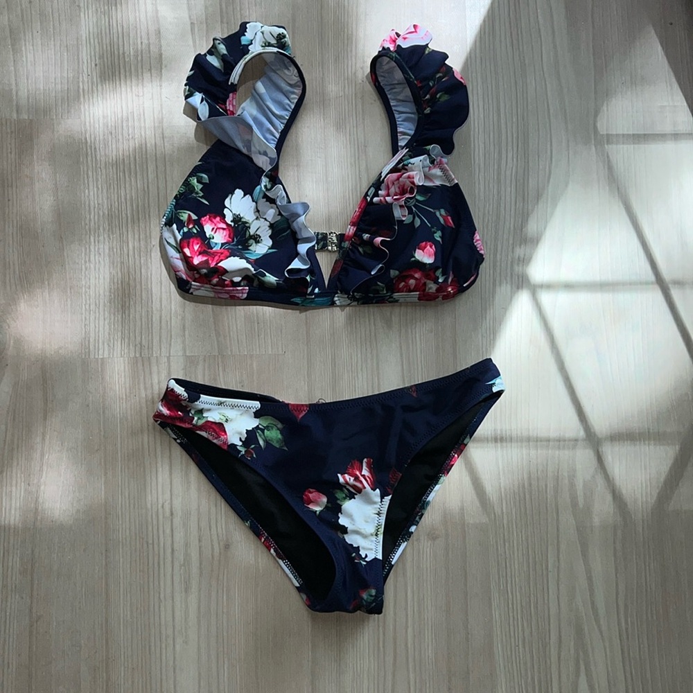 Cupshe matching bikini set